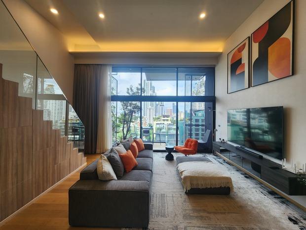 Bright Stylish 3BR Duplex Low Floor, Double Height Living Room, Fully Furnished in Sukhumvit 31 1