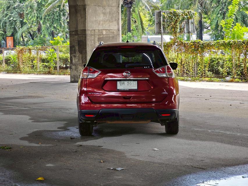 ขายรถ nissan X-Trail 2.0V 4WD ปี 2015 สีแดง เกียร์ออโต้