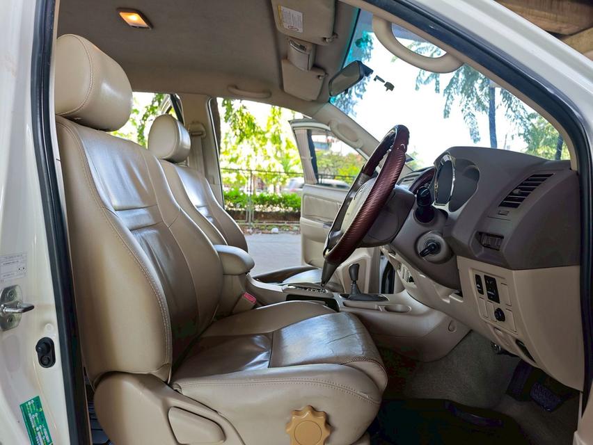 Toyota Fortuner 3.0 V Exclusive 4WD AT ปี 2007 14
