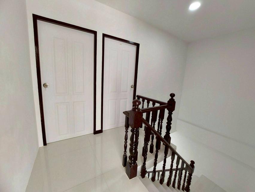 ขายทาวน์เฮ้าส์ 2 ชั้น หมู่บ้านรินรดา ซอยนวลจันทร์ 24 ขนาด 28.5 ตร.ว. รีโนเวทใหม่ ใกล้แฟชั่นไอส์แลนด์ บึงกุ่ม กรุงเทพฯ 7