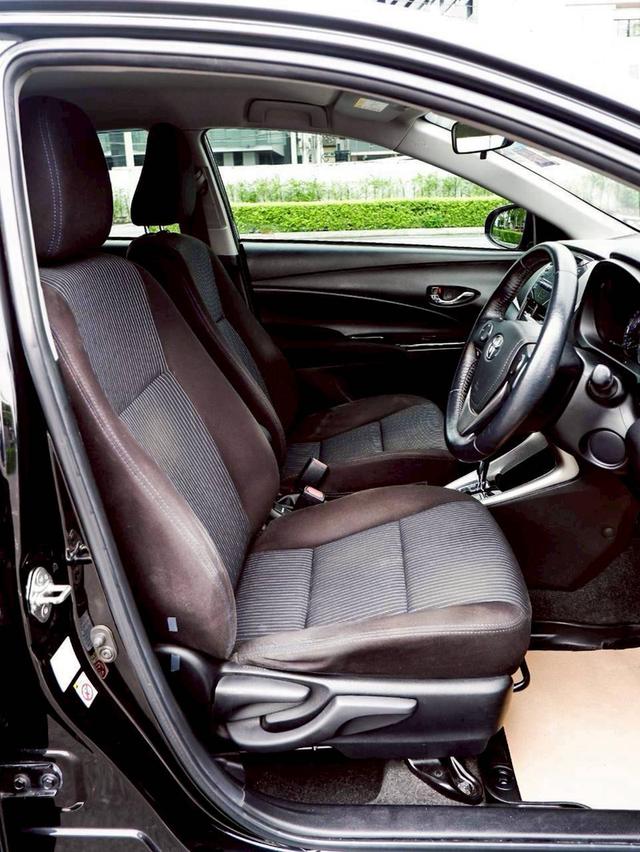 Toyota Yaris ativ 1.2 E สีดำ ปี 2018 11