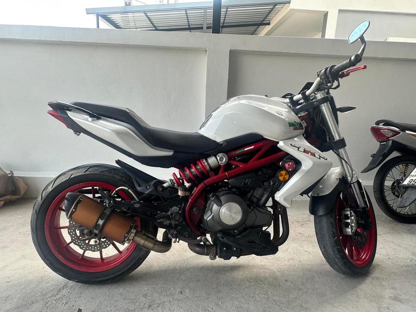 ขายรถมือสอง Benelli TNT 300 เล่มครบพร้อมโอน