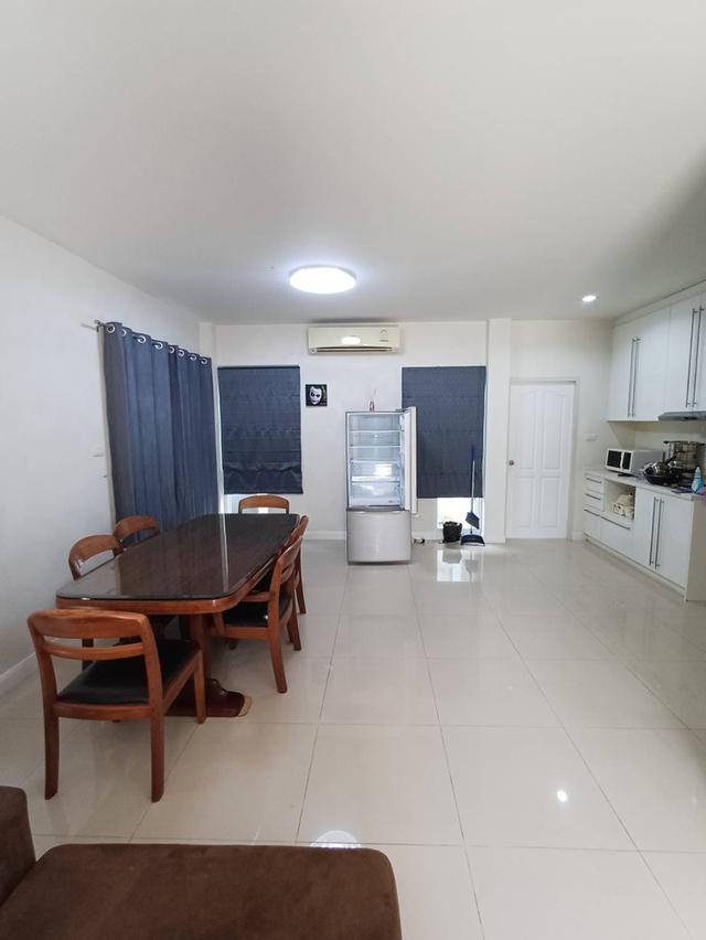 ให้เช่าบ้านเดี่ยว2ชั้น 4นอนหมู่บ้านสัมมากรรามคำแหง162-1 ย่านรามคำแหงราษฎร์พัฒนาร่มเกล้าตกแต่งพร้อมอยู่ ติดถนนรามคำแหง ใกล้มอเตอร์เวย์ – สุวรรณภูมิ MRT 4