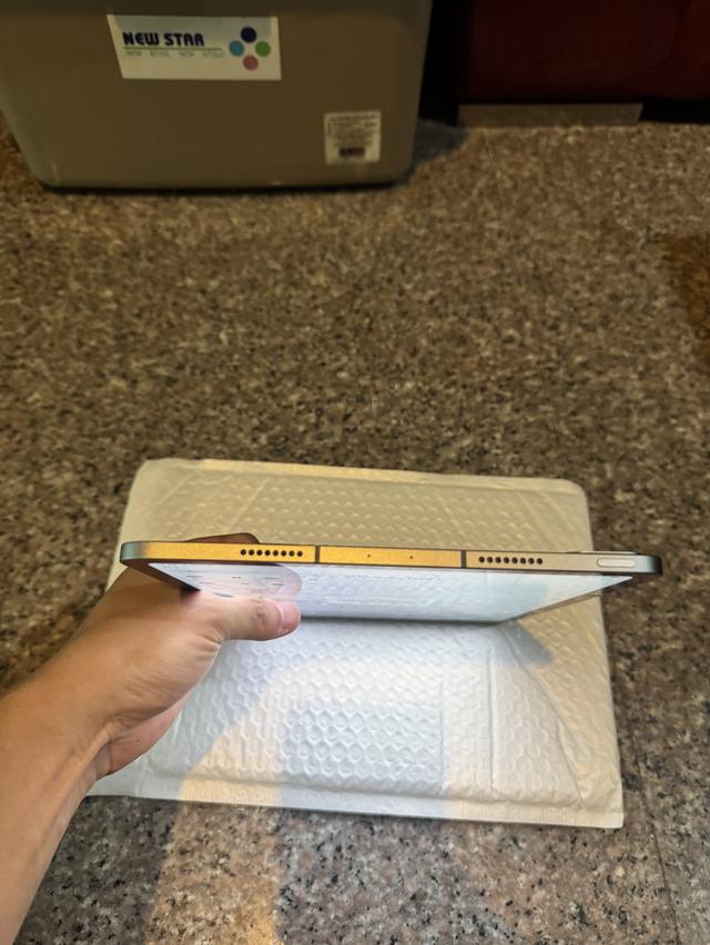 ขายๆๆๆถูกๆๆiPadPro11นิ้ว M2 สีหายากSilver 256กิ๊กWifi Celluer ใส่ซิมได้สูนTrueสภาพสวยๆเครื่องใช้งานดีทุกๆฟังชั่นเครื่องรีสโตได้ตลอดไม่มีติดไอคราว Mode