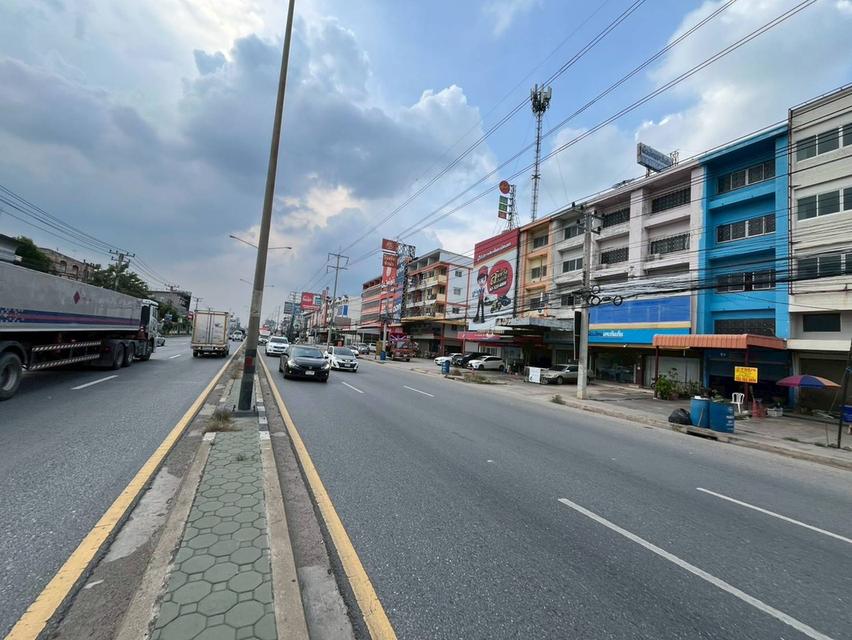 ขายตึก 4 ชั้น 1 คูหา ทำเลดี ติดถนนบางขันธ์-คลองหลวง คลอง2