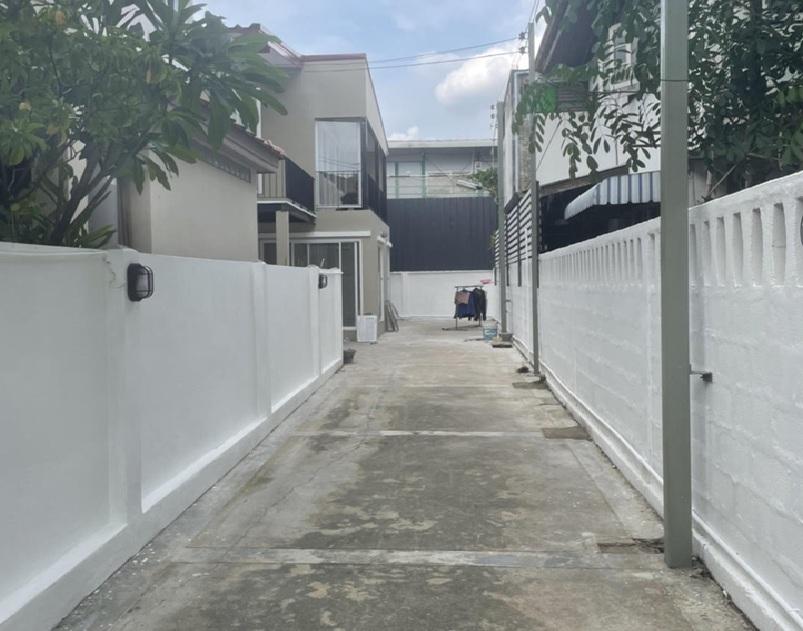 ให้เช่าบ้านเดี่ยว 2 ชั้น Renovate ใหม่ ย่านสุทธิสาร ห้วยขวาง / ซอยโชคอำนวย / ใกล้ MRT สุทธิสาร / แอร์ 5 เครื่อง 2