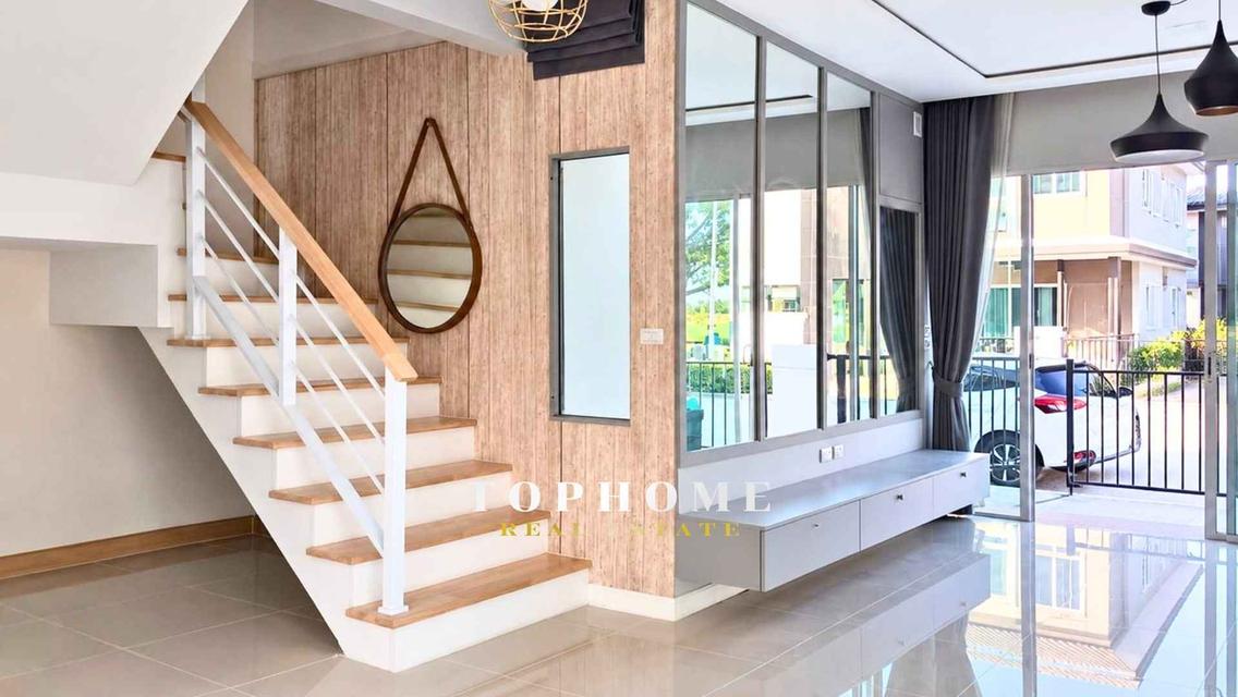 🏡✨ ขายด่วน! ทาวน์เฮ้าส์ 2 ชั้น📍หมู่บ้านพฤกษา 130 หลังมุม ถนนอยู่วิทยา – หนองจอก 🔥หน้าโครงการ ↔️ถนนด้านข้างบ้านกว้าง เดินทางสะดวก 🚗 8