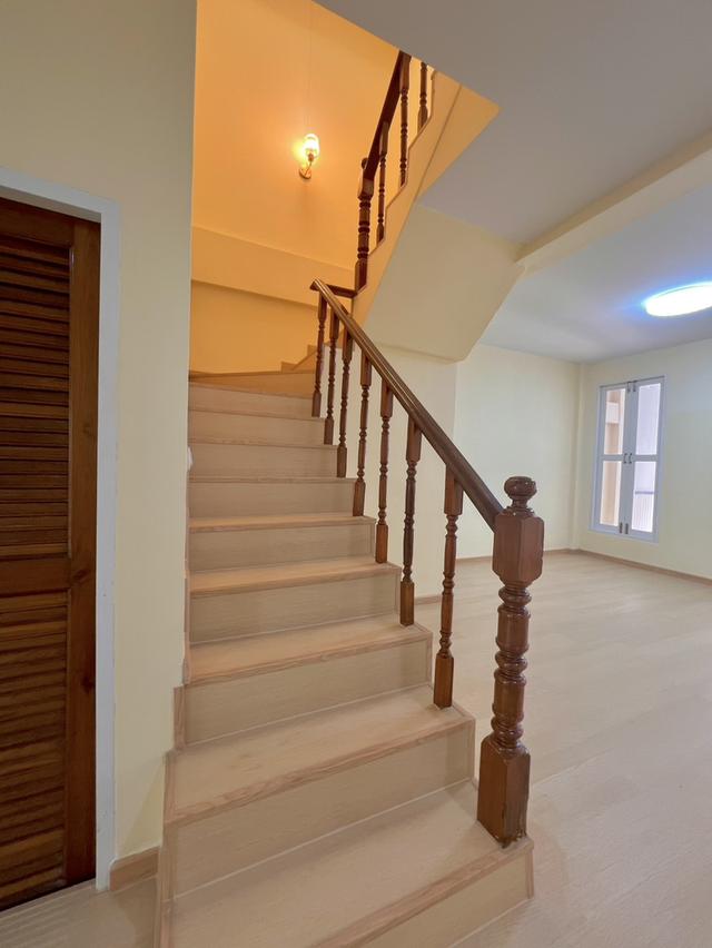 ทาว์เฮาส์ 4 นอน 3 น้ำ ติดถนนติวานนท์ ตรงข้าม ร.ร.พระหฤทัยนนท์บุรี 16