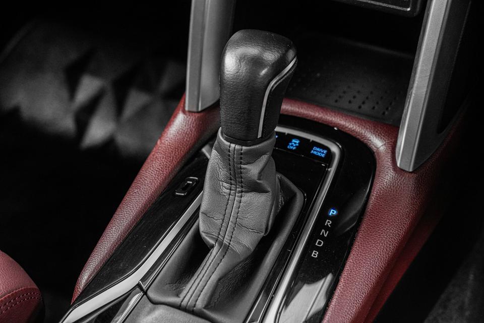 2020 Toyota Corolla Cross 1.8 Hybrid Premium Safety SUV สีขาว เลขไมล์ 94381 กม. 10