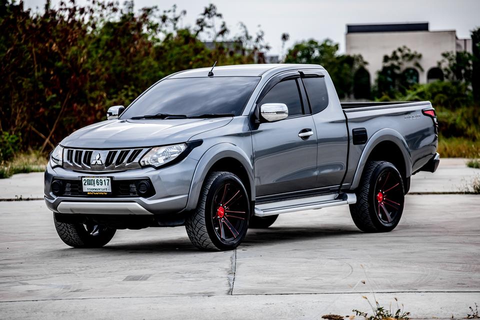 #MITSUBISHI #TRITON 2.5 GL ดีเซล MEGA CAB ปี 2017 สีเทา ไมล์แท้ 84,000 km. 1