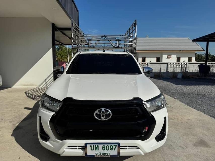 Toyota Hilux Revo 2.8 สีขาว จังหวัด ชลบุรี