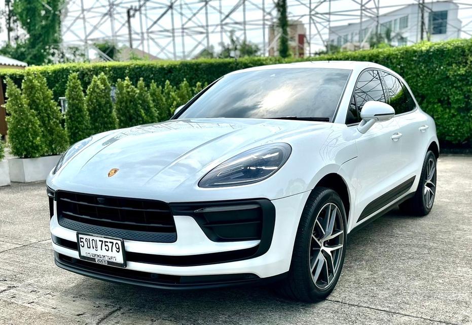 Porsche Macan 2.0 ปี (2024)