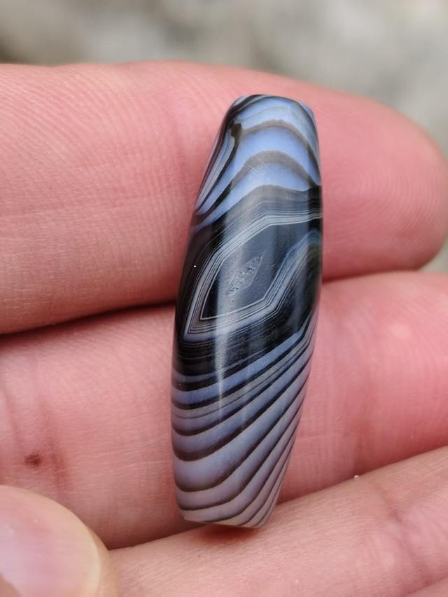 หินอาเกตตาธรรมชาติ (Natural Banded Agate)