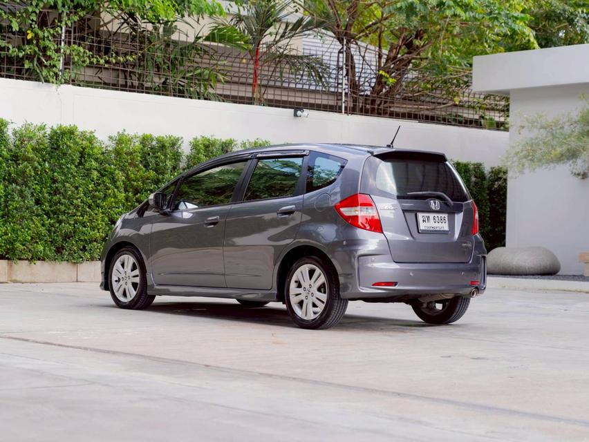 Honda jazz 1.5SV ปี 2012 ♨️ #ประกันเครื่องเกียร์3ปี3หมื่นkm♨️ 2