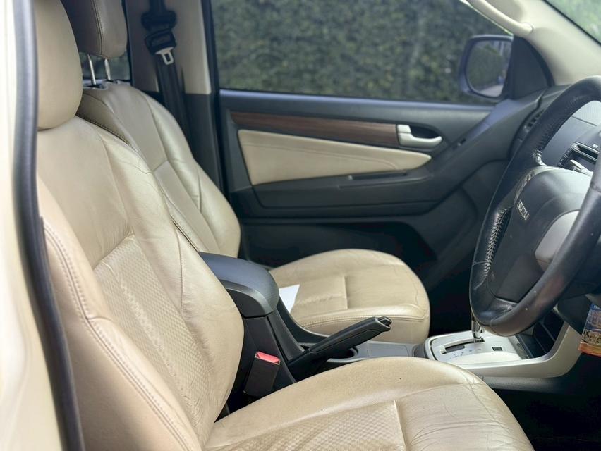 ขาย Isuzu MU-X 3.0Dvd ปี14 13