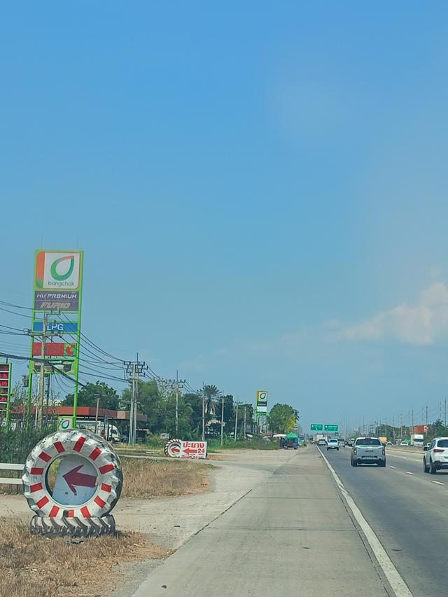 ที่ดินทำเลทอง ติดถนน 304 ถนนเมนหลัก 4เลน ติดปั้มนั้ามัน ถมติดถนน หน้ากว้างมาก จำนวน1-2ไร่ พร้อมส่งปลูกสร้าง ราคา7900,000 เจ้าของขายเอง โทร098-899-6522 13