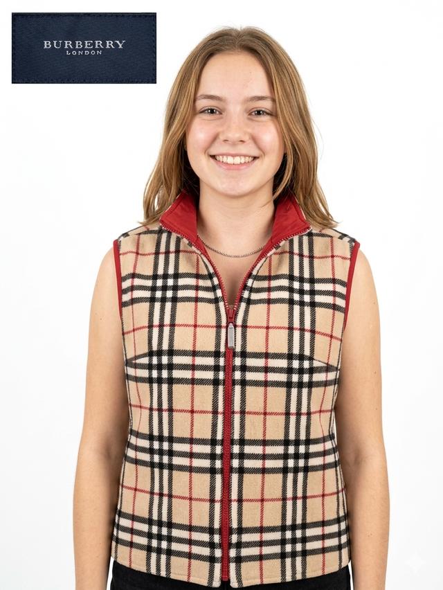 เสื้อกั๊ก​ Burberry​ ลาย​ Nova​ Check​