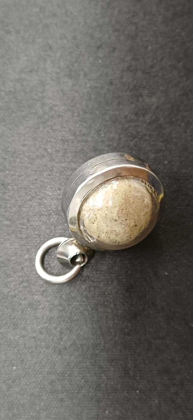 ลูกอมหลวงปู่มและสายเกจิให้เช่ารวม 8