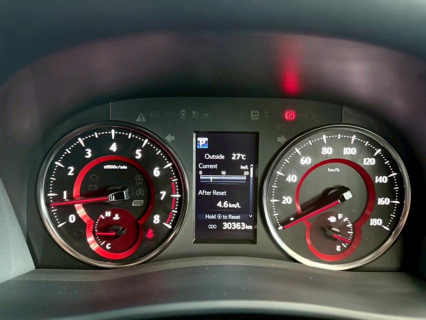 TOYOTA ALPHARD 2.5 SC package 17