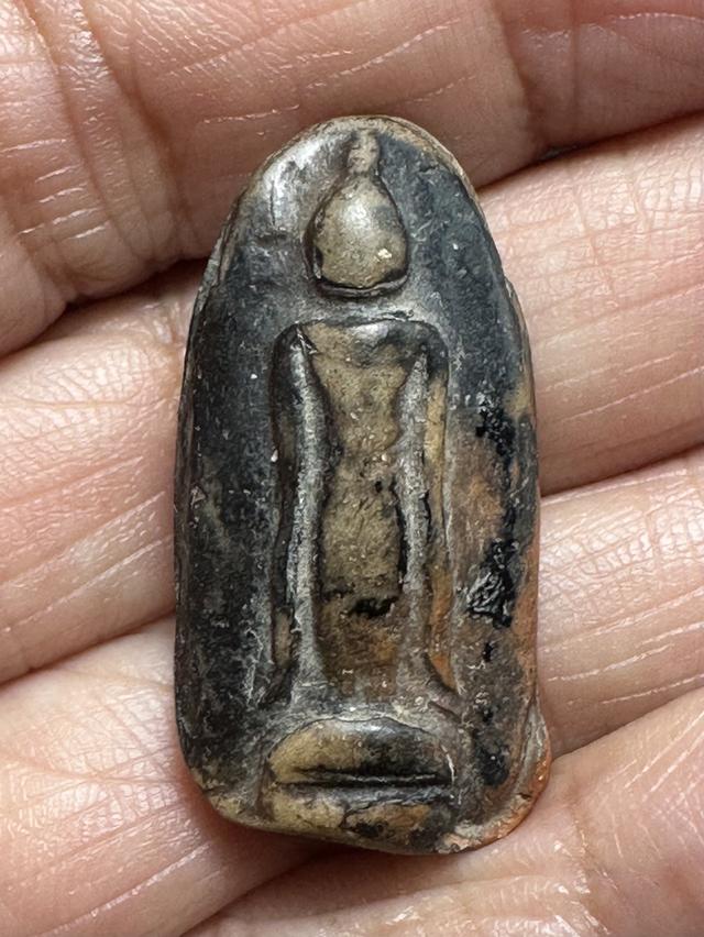 องค์ละ1850🙏พระกำแพงเปิดโลกยืนตอ เนื้อผ่านดำเขียว🙏พระกำแพงลีลาเม็ดขนุน