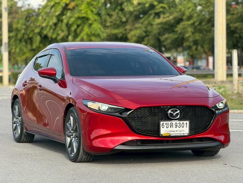 MAZDA 3 SKYACTIVE Hatch 5dr  S Sports SA 6sp FWD 2.0i Y2020 (MNC) สีแดง เกียรออโต้  6