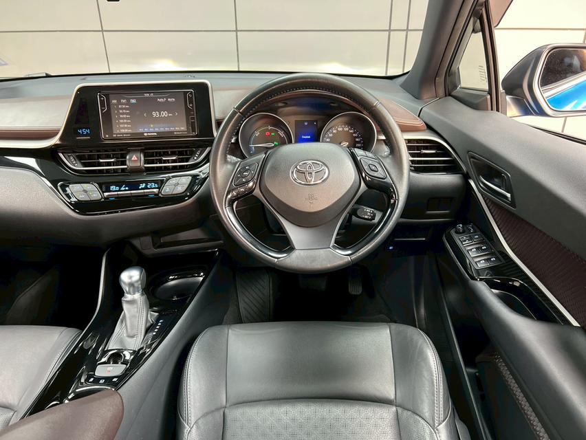ปี 2019 TOYOTA CHR, 1.8 HV Midโฉม ปี17-ปัจจุบัน หลังคาทูโทนสีน้ำเงิน เบนซิน/ไฮบริด มือเดียวป้ายแดง รูปที่ 11