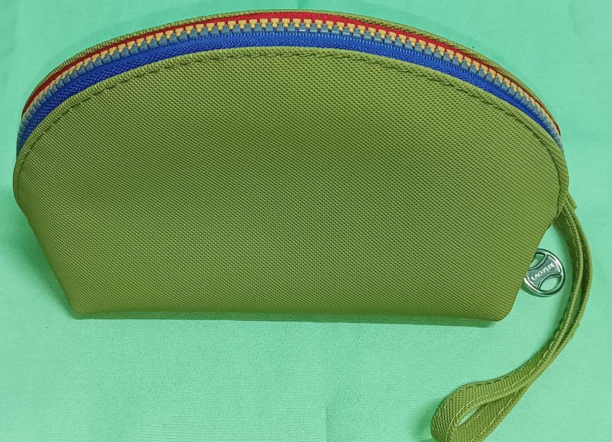 กระเป๋าถือยี่ห้อ Lacoste