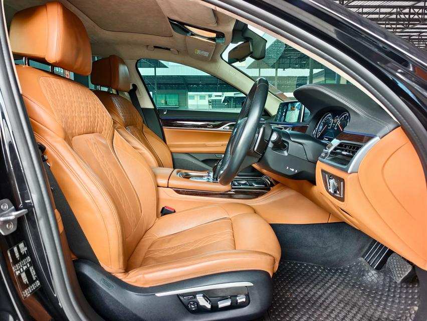 🚗 BMW 740Li Limousine RHD (G12) 2017 รูปที่ 10