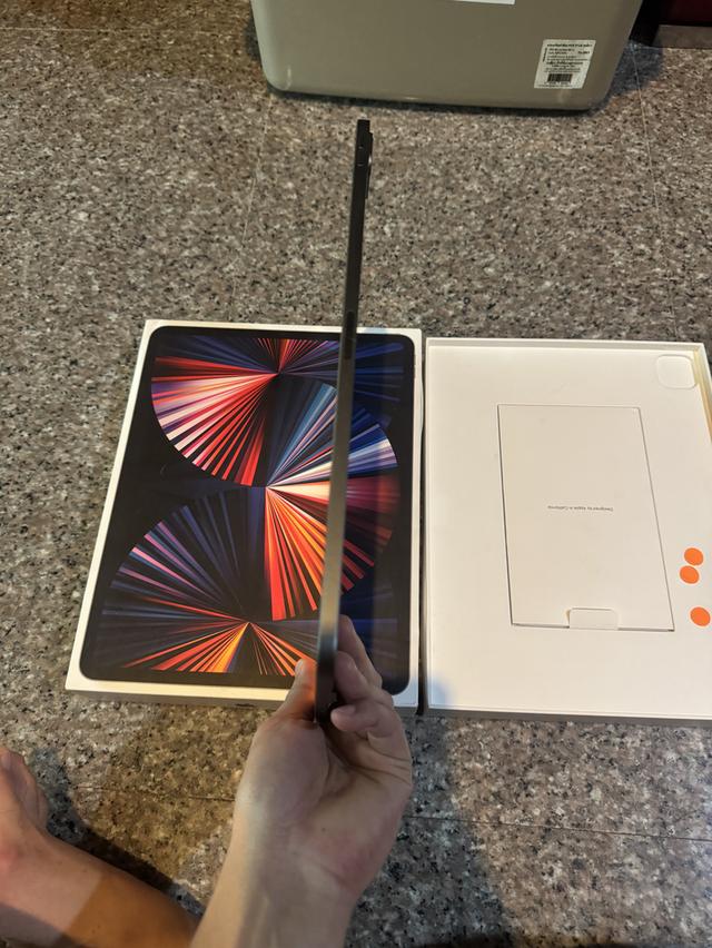 ขายๆๆๆถูกๆๆiPadPro12.9 M1 สีSpace Gray 256กิ๊กWifi Only มีกล่องคับใช้งานดีทุกๆฟังชั่นสูนTrueทุกๆฟังชั่นรีสโตได้ตลอดไม่มีติดไอคราว สภาพ: 99.99% สวยๆๆค