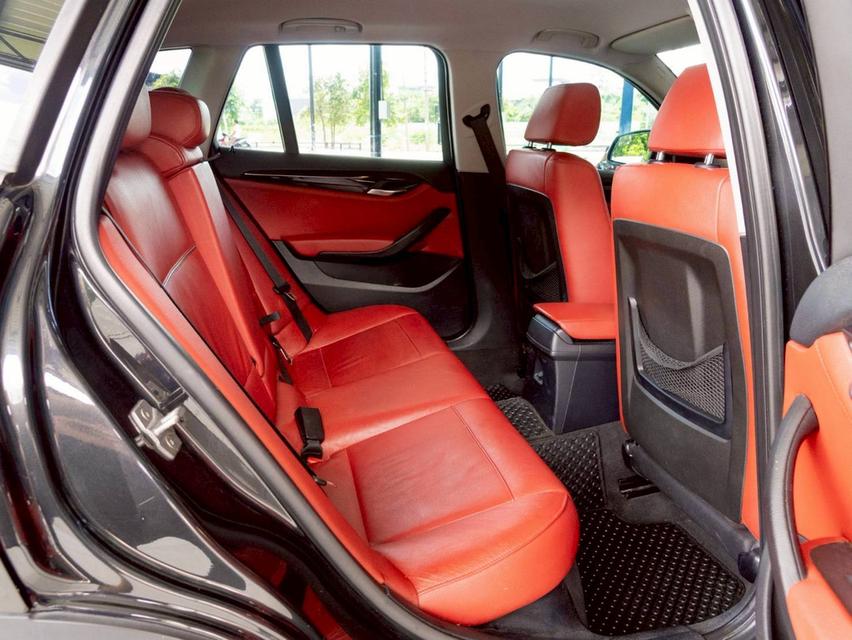 BMW X1 sDrive 18i Sport ปีจด 2015 13