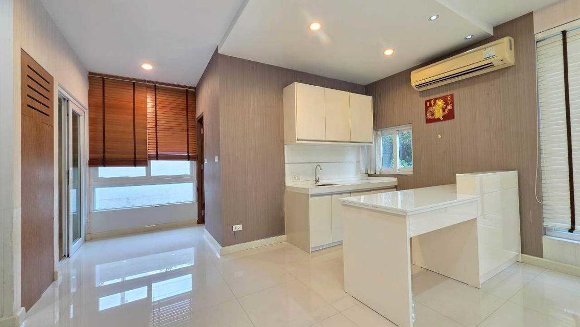 ขายด่วน บ้านเดี่ยวหลังมุม The Gallery House ลาดพร้าว 1 – สังคมส่วนตัวเพียง 12 หลัง ที่สุดของทำเลศักยภาพ ใจกลางลาดพร้าว-รัชดา 11