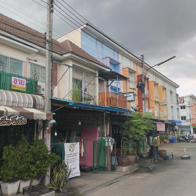 ขายทาวเฮาส์ หมู่บ้านนิราวิลล์ ราคาถูก 2