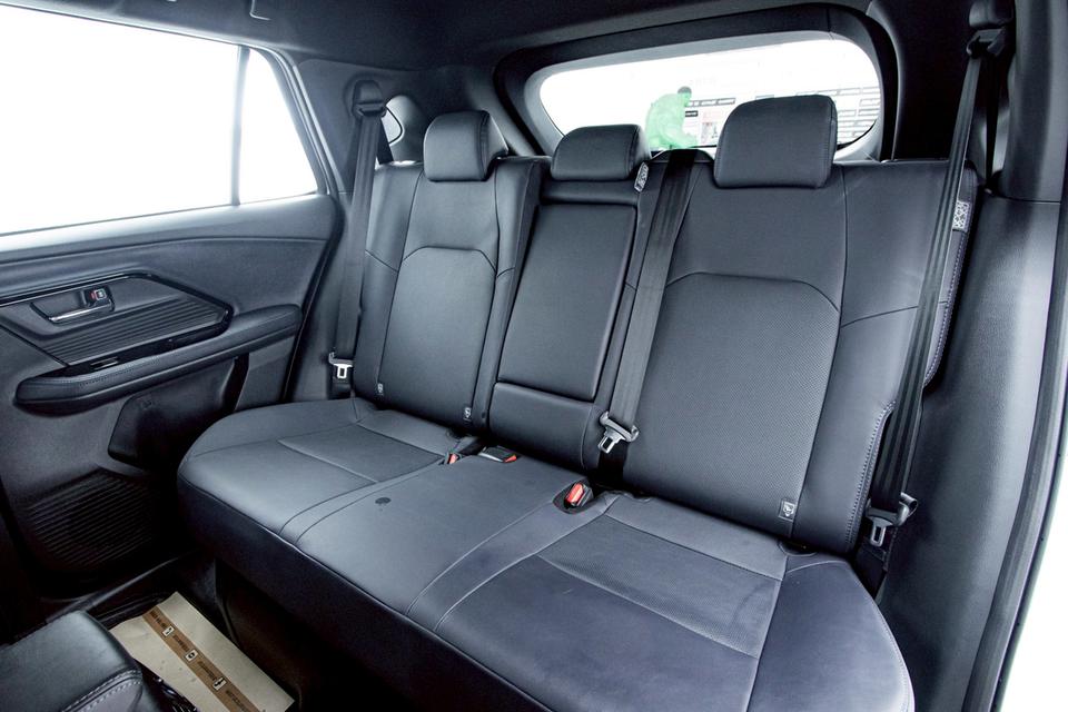 TOYOTA YARIS CROSS 1.5 HEV PREMIUM 2025 17