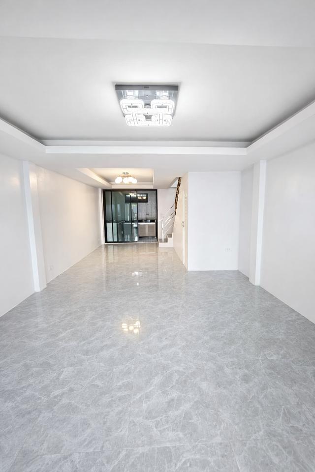 ขายทาวน์เฮ้าส์ 2 ชั้น รีโนเวทใหม่ พร้อมอยู่ ซอยบางปลา 8 บางพลี สมุทรปราการ ราคาถูก 1.99 ล้าน 3