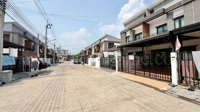 ทาวน์โฮม รัชชา กรีน กาญจนาภิเษก-กันตนา บ้านสวย ถูกที่สุดในโครงการ 3