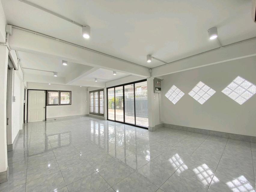 ให้เช่าบ้านหลังมุม ใกล้รถไฟฟ้า MRT สถานีสุทธิสาร, ใกล้ MRT สายสีเหลืองสถานีภาวนา จดทะเบียนได้ย่านถนนสุทธิสาร รัชดาภิเษก, 4