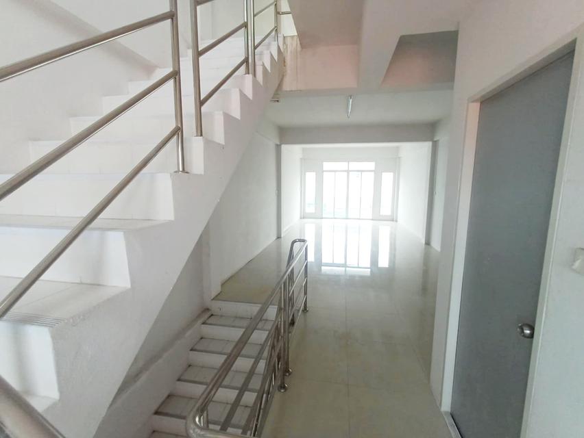 อาคารพาณิชย์ พร้อมที่ดิน กลางตัวเมืองสิงห์บุรี ติด ถนนใหญ่ อ่างทองสายเก่า 3 ชั้น + ชั้นลอย ขายถูก ชายด่วน เจ้าของขายเอง ฟรีมิเตอร์น้ำ แถมมิเตอร์ไฟ 11