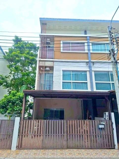 MRTคลองกลันตัน 1.5 พัฒนาการ32 ให้เช่าคฤหาสน์แนวตั้ง 4นอน อ่อนนุช35 252 ตร.ม. ทาวน์เฮ้าส์ 3 ชั้น 21 ตร.วา เฟอร์ เครื่องใช