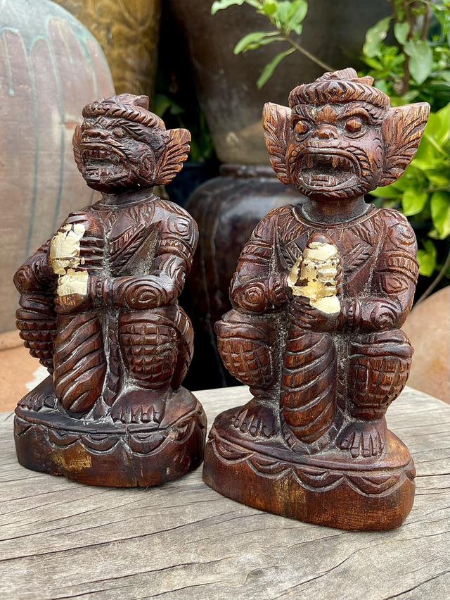 หนุมานแกะสลัก ไม้สัก ขนาดสูง9นิ้ว หนุมานจับหลัก หลวงพ่อดิ่ง วัดบางวัว