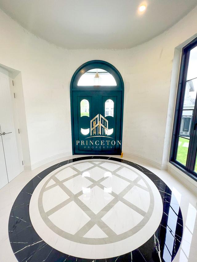 Sale at Loss Luxury House Narasiri Krungthep Kreetha 3