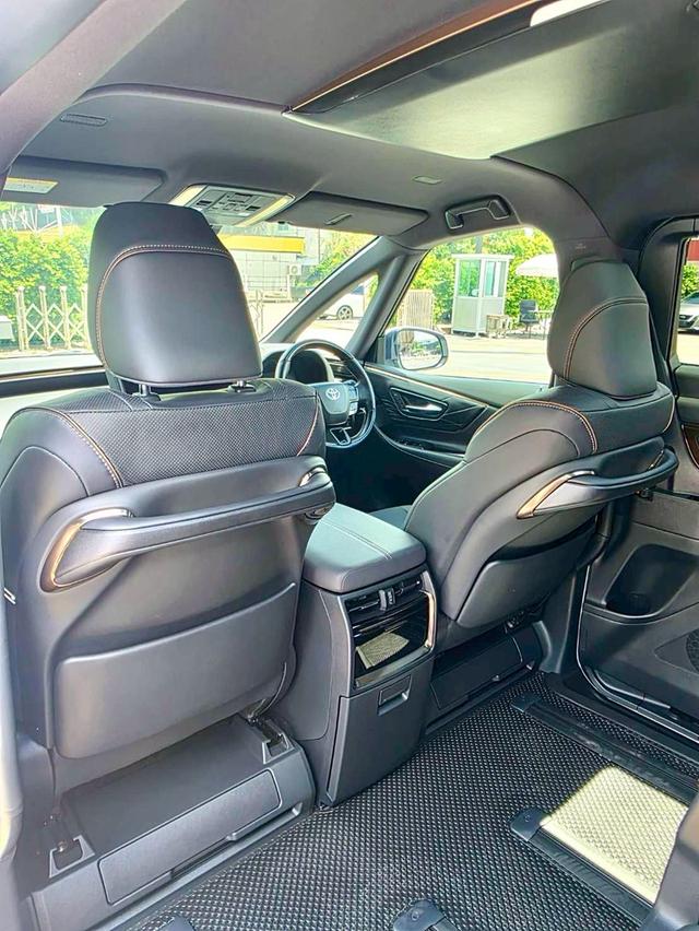Toyota Alphard Z hybrid 40 HEV สีขาว ปี 2025 ไมล์ 18,000 กม. 11