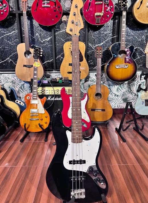 เบสไฟฟ้ามือสอง Fender Jazz Bass Standard Japan