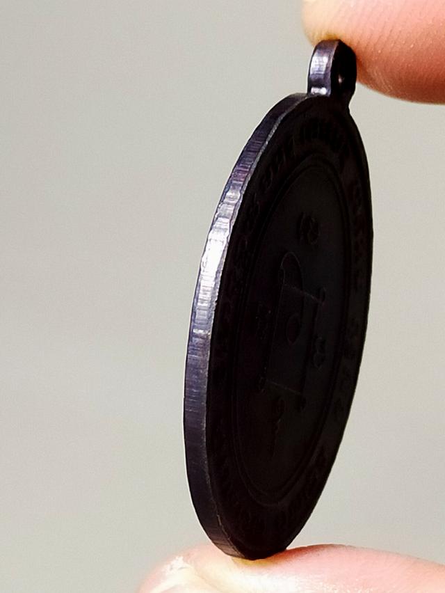 เหรียญหลวงพ่อแดง รมดำ รูปที่ 4