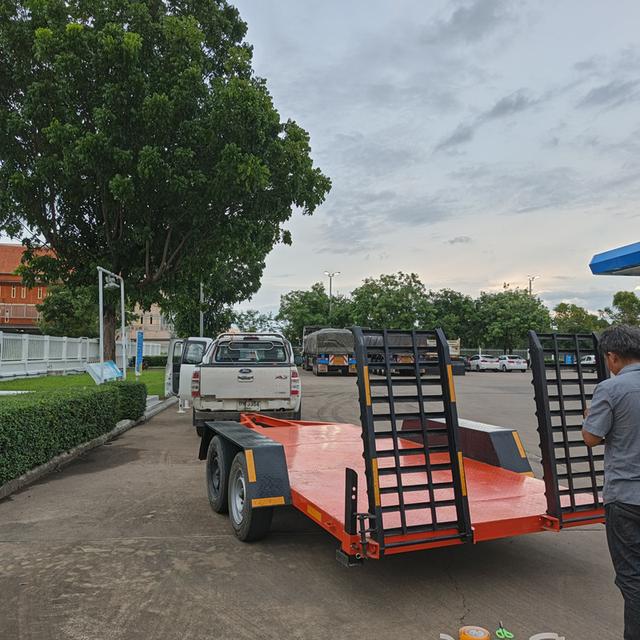 รถลากพ่วงขนย้ายรถเกี่ยวข้าวdc6870ขนย้ายรถแบล็คโฮเล็ก3ตัน