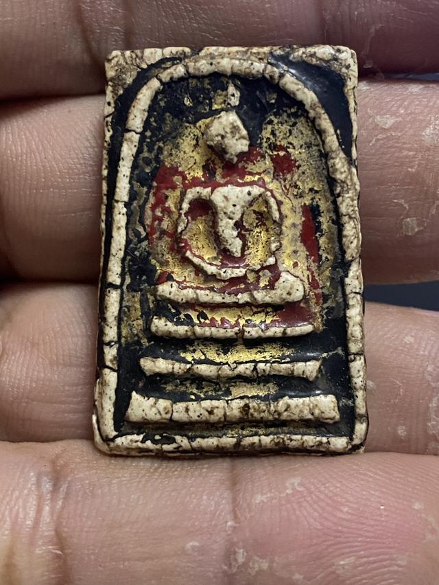 พระสมเด็จวังหน้าลงรักชาดทอง