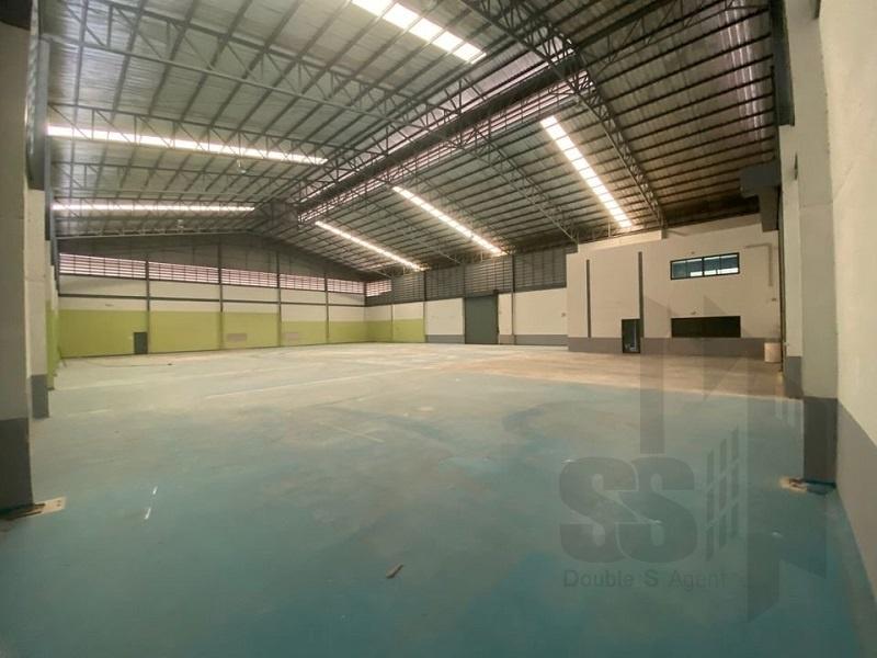 #ให้เช่าโกดังบางพลีใหญ่  สมุทรปราการ ขนาด 2,400 ตร.ม  มีออฟฟิส 2 ชั้น มีห้องพักจำนวน 9 ห้อง  5