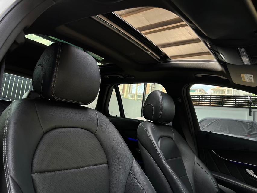 Mercedes-Benz GLC300 2.0 e 4MATIC AMG Dynamic 4WD SUV 9