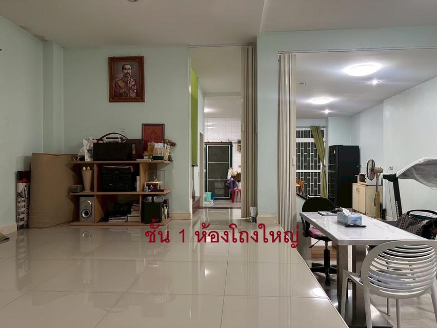 ทาวน์โฮม 3 ชั้น 32 ตรวจ. หมู่บ้าน ซี พี ปาร์คเลน ซอยนวลจันทร์ 12 4 ห้องนอน 3 ห้องนำ้ 2 ห้องโถงใหญ่ 2