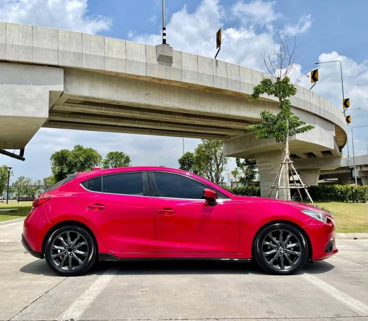 Mazda 3  2.0 S SPORT ปี2016 สีแดง 3