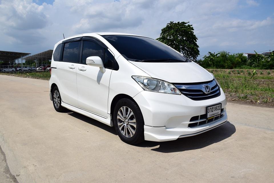 ปี2014 สวยพร้อมใช้ในฉบับครอบครัว HONDA FREED1.5E ออโต้ แอร์หลังคาแล้วไมเนอร์เช้น เบาะหนังแท้ กุญแจรีโมทล้อแม็กชุดแต่งรอบคันCD ABS AIRBAG โทร0957401229